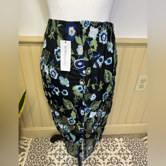 BCBGeneration Pencil Skirt Embroidered Blue Floral Sheer Lined Womens Sz 4 NWT - Picture 4 of 10